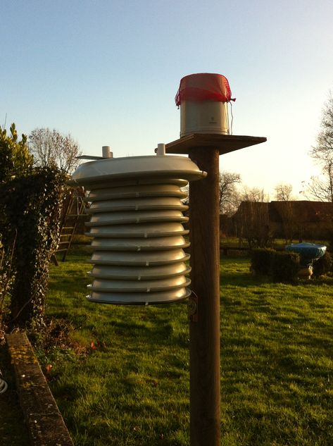 montage piquet abri météo